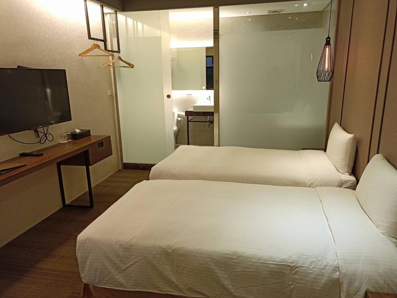 O2 Hotel Taipei Main Station Exterior photo
